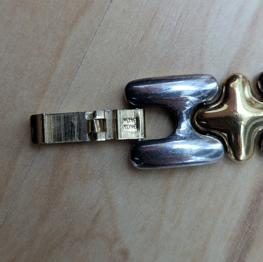 Vintage Monet 1980s Two-Tone Gold and Silver Sculptural Link Bracelet Watch - Picture 5 of 11